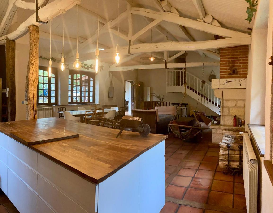 Domaine Du Moulin Bed & Breakfast Mouzieys-Teulet Bagian luar foto