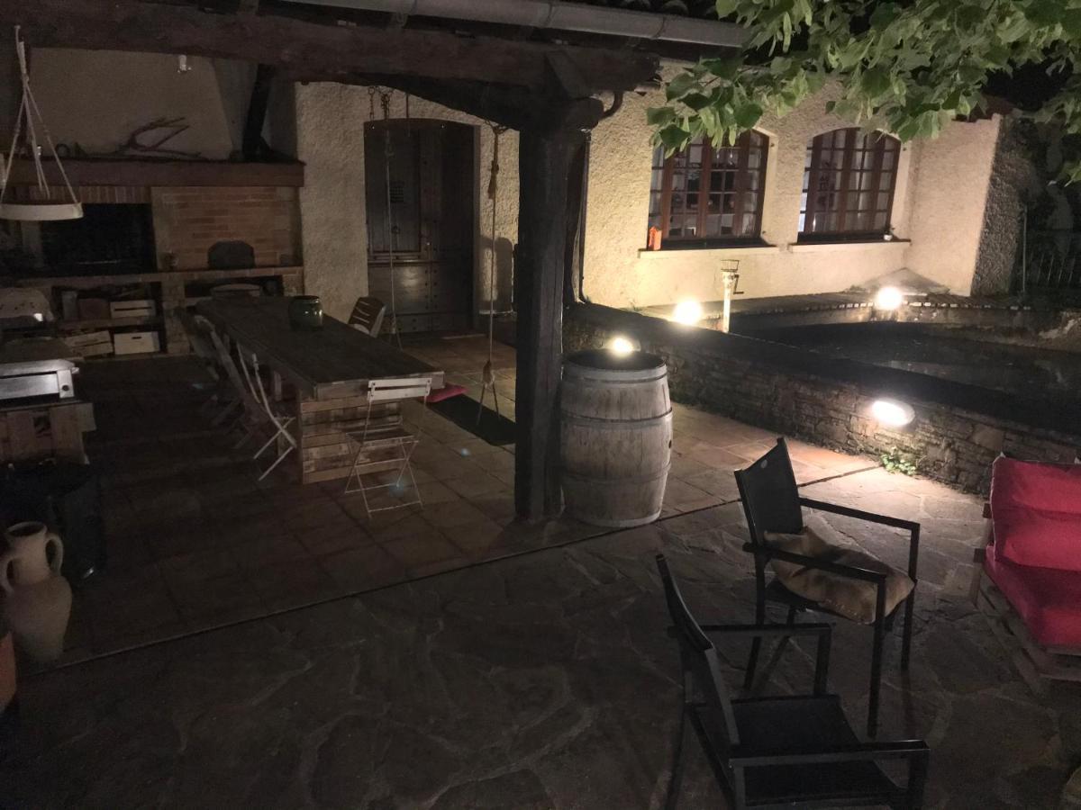 Domaine Du Moulin Bed & Breakfast Mouzieys-Teulet Bagian luar foto